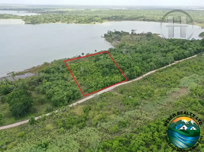 Stunning 1-acre lagoon front lot, Orange Walk District, Belize real estate