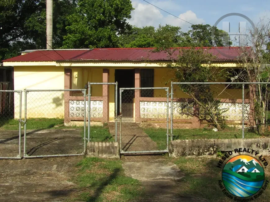 4-Bed 2-Bath Fixer-Upper Concrete Home in Central Belmopan, Cayo