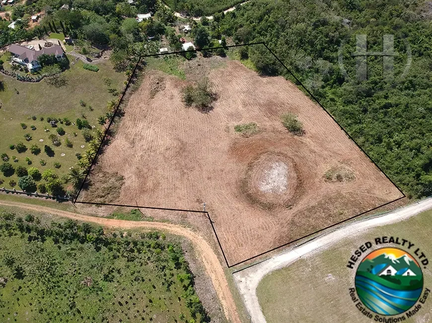 4.7-Acre Residential Lot with 1-Acre Hilltop Site in Western Belmopan, Cayo