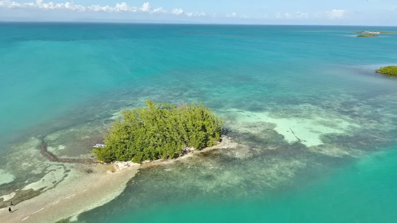 Bikini Caye private island in Belize, an exclusive Belize real estate opportunity.